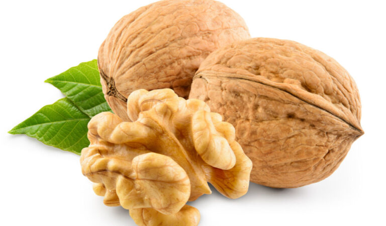 Benefits of walnuts and valuable nutritional